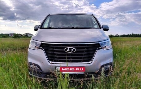 Hyundai H-1 II рестайлинг, 2021 год, 3 380 000 рублей, 3 фотография