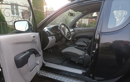 Mitsubishi L200 IV рестайлинг, 2011 год, 1 500 000 рублей, 9 фотография