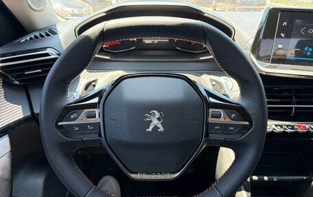 Peugeot 2008 II, 2022 год, 1 300 000 рублей, 7 фотография