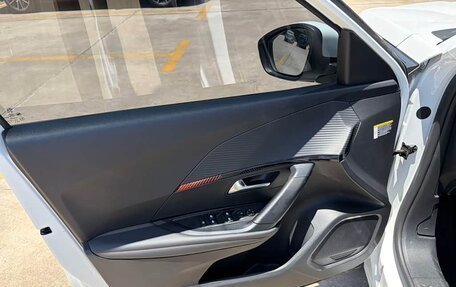 Peugeot 2008 II, 2022 год, 1 300 000 рублей, 12 фотография