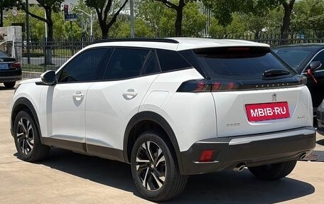 Peugeot 2008 II, 2022 год, 1 300 000 рублей, 4 фотография