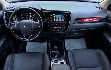 Mitsubishi Outlander III рестайлинг 3, 2018 год, 2 780 000 рублей, 11 фотография