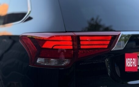 Mitsubishi Outlander III рестайлинг 3, 2018 год, 2 780 000 рублей, 25 фотография