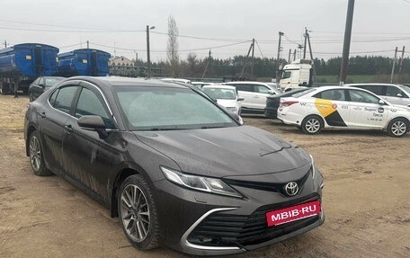 Toyota Camry, 2021 год, 2 470 000 рублей, 2 фотография
