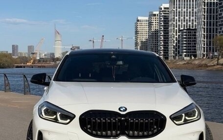 BMW 1 серия, 2021 год, 3 099 000 рублей, 1 фотография