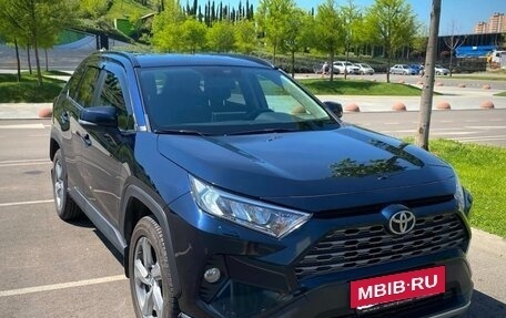 Toyota RAV4, 2020 год, 3 490 000 рублей, 8 фотография