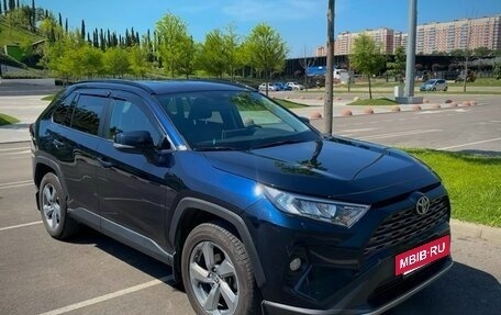 Toyota RAV4, 2020 год, 3 490 000 рублей, 7 фотография