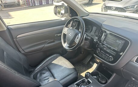 Mitsubishi Outlander III рестайлинг 3, 2013 год, 1 369 000 рублей, 5 фотография