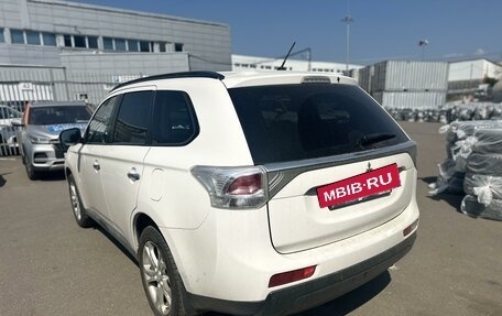 Mitsubishi Outlander III рестайлинг 3, 2013 год, 1 369 000 рублей, 4 фотография