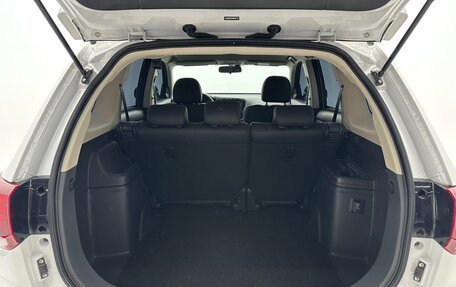 Mitsubishi Outlander III рестайлинг 3, 2022 год, 1 630 000 рублей, 13 фотография