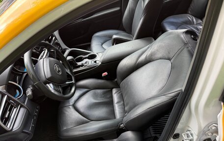 Toyota Camry, 2022 год, 750 000 рублей, 7 фотография