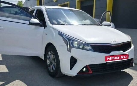 KIA Rio IV, 2021 год, 1 680 000 рублей, 1 фотография