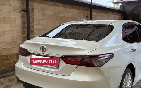 Toyota Camry, 2020 год, 3 000 000 рублей, 4 фотография