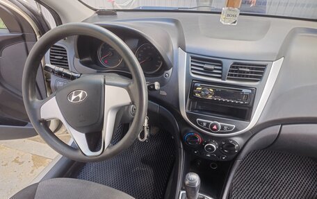 Hyundai Solaris II рестайлинг, 2012 год, 760 000 рублей, 5 фотография