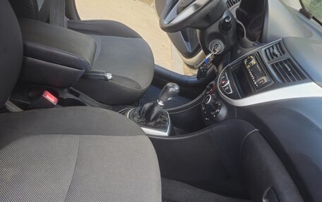 Hyundai Solaris II рестайлинг, 2012 год, 760 000 рублей, 4 фотография