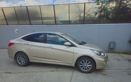 Hyundai Solaris II рестайлинг, 2012 год, 760 000 рублей, 17 фотография