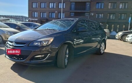 Opel Astra J, 2013 год, 625 000 рублей, 2 фотография