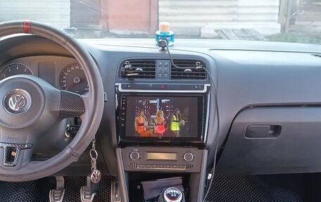 Volkswagen Polo VI (EU Market), 2010 год, 450 000 рублей, 3 фотография