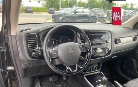 Mitsubishi Outlander III рестайлинг 3, 2018 год, 1 870 000 рублей, 17 фотография