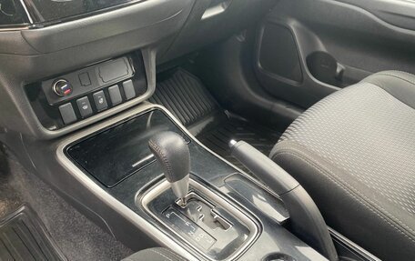 Mitsubishi Outlander III рестайлинг 3, 2018 год, 1 870 000 рублей, 25 фотография