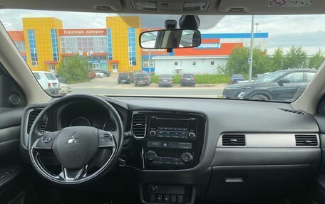 Mitsubishi Outlander III рестайлинг 3, 2018 год, 1 870 000 рублей, 26 фотография