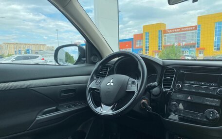 Mitsubishi Outlander III рестайлинг 3, 2018 год, 1 870 000 рублей, 27 фотография