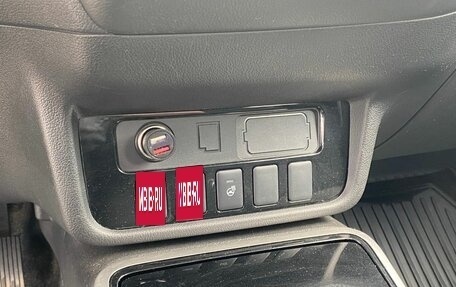 Mitsubishi Outlander III рестайлинг 3, 2018 год, 1 870 000 рублей, 24 фотография