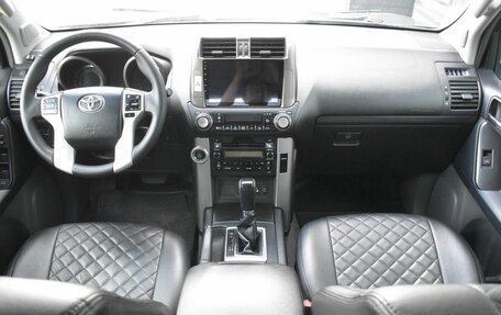 Toyota Land Cruiser Prado 150 рестайлинг 2, 2012 год, 2 185 000 рублей, 12 фотография