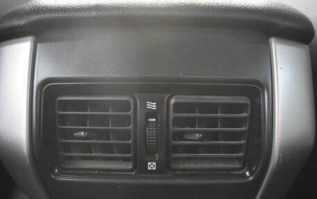 Toyota Land Cruiser Prado 150 рестайлинг 2, 2012 год, 2 185 000 рублей, 13 фотография