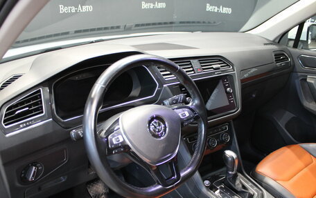 Volkswagen Tiguan II, 2017 год, 2 800 000 рублей, 18 фотография