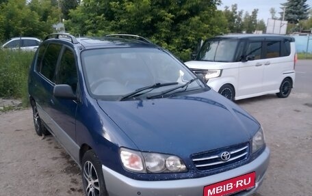 Toyota Ipsum II, 1997 год, 380 000 рублей, 1 фотография