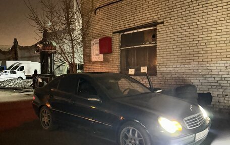 Mercedes-Benz C-Класс, 2004 год, 695 000 рублей, 9 фотография
