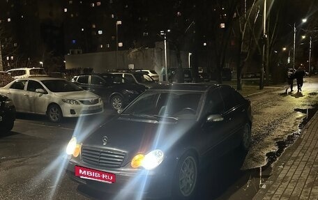 Mercedes-Benz C-Класс, 2004 год, 695 000 рублей, 21 фотография