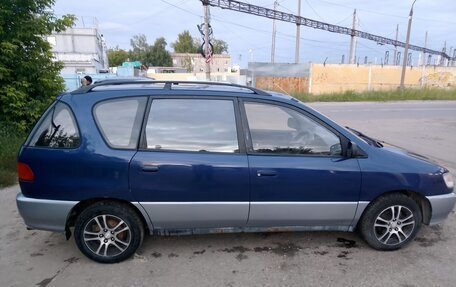 Toyota Ipsum II, 1997 год, 380 000 рублей, 3 фотография