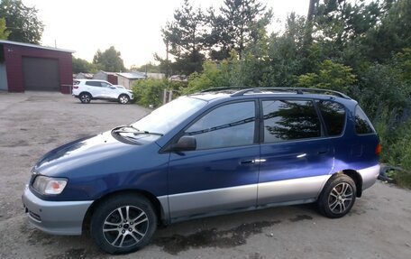 Toyota Ipsum II, 1997 год, 380 000 рублей, 2 фотография