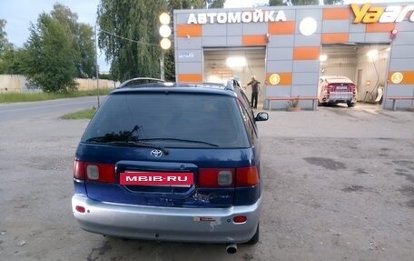 Toyota Ipsum II, 1997 год, 380 000 рублей, 4 фотография