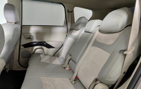Mitsubishi Outlander III рестайлинг 3, 2007 год, 1 070 000 рублей, 15 фотография