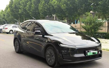 Tesla Model Y I, 2025 год, 7 987 000 рублей, 3 фотография