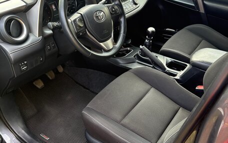 Toyota RAV4, 2015 год, 2 295 000 рублей, 11 фотография