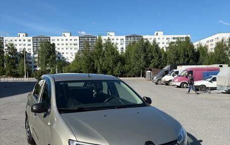 Renault Logan II, 2019 год, 649 000 рублей, 6 фотография