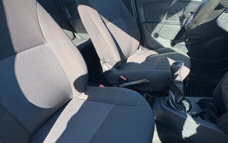 Renault Logan II, 2019 год, 649 000 рублей, 10 фотография