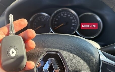 Renault Logan II, 2019 год, 649 000 рублей, 15 фотография