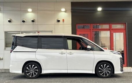 Toyota Voxy, 2025 год, 3 700 100 рублей, 10 фотография