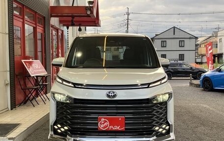 Toyota Voxy, 2025 год, 3 700 100 рублей, 3 фотография