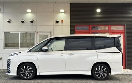 Toyota Voxy, 2025 год, 3 700 100 рублей, 9 фотография