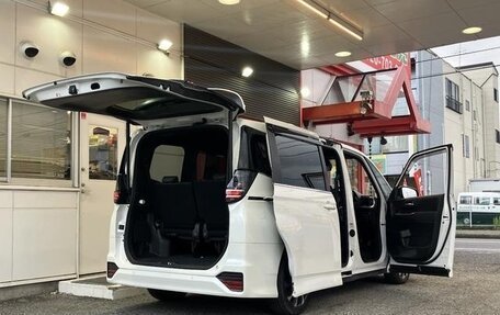 Toyota Voxy, 2025 год, 3 700 100 рублей, 12 фотография