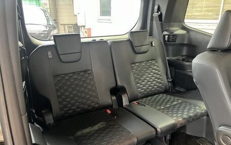 Toyota Voxy, 2025 год, 3 700 100 рублей, 27 фотография