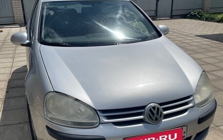 Volkswagen Golf V, 2004 год, 300 000 рублей, 1 фотография