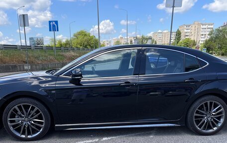 Toyota Camry, 2025 год, 3 830 000 рублей, 2 фотография
