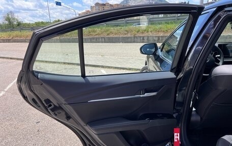 Toyota Camry, 2025 год, 3 830 000 рублей, 9 фотография